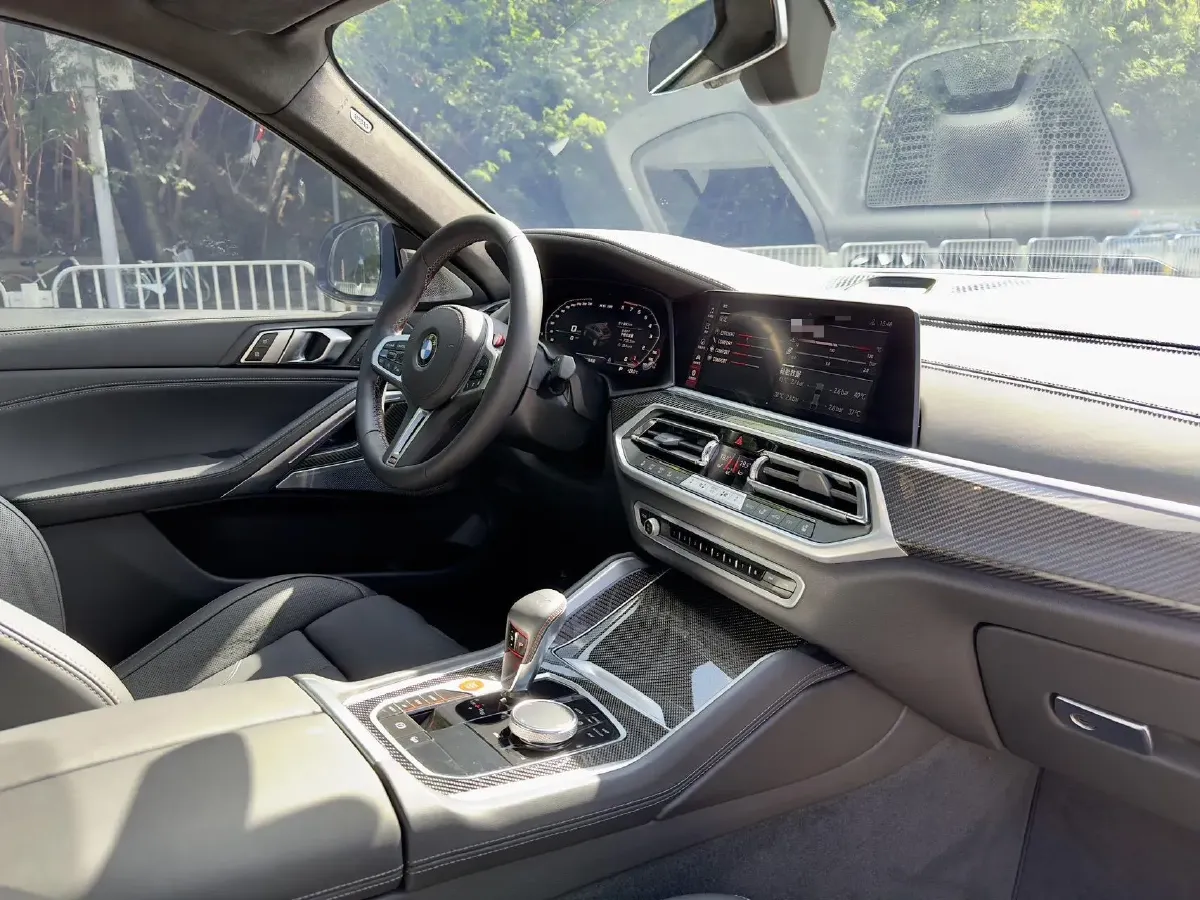 2022 BMW X6 M 4.4T 600HP V8 8AT,autocango,china used car exporter,china ev exporter,chinese used car exporter,chinese used ev exporter