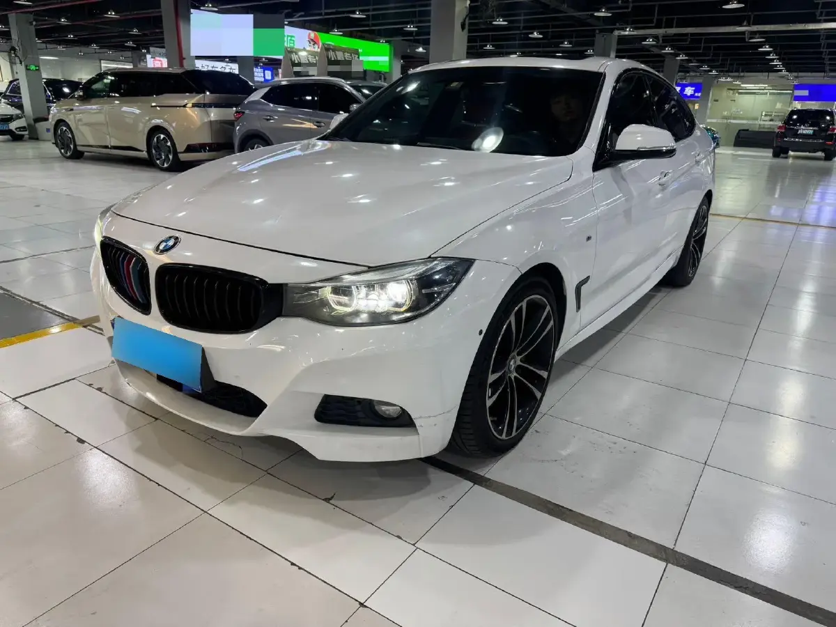 2019 BMW 3 Series GT 2.0T 252HP L4 8AT