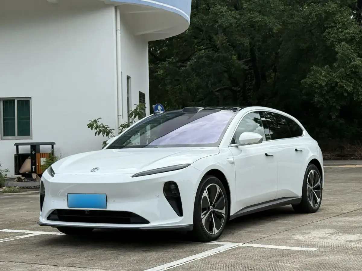 2024 NIO ET5T BEV 100KWH