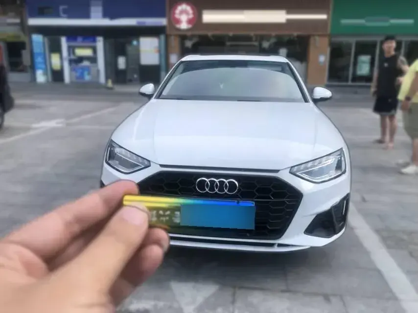 2020 Audi A4L 2.0T 190HP L4 7DCT,autocango,china used car exporter,china ev exporter,chinese used car exporter,chinese used ev exporter