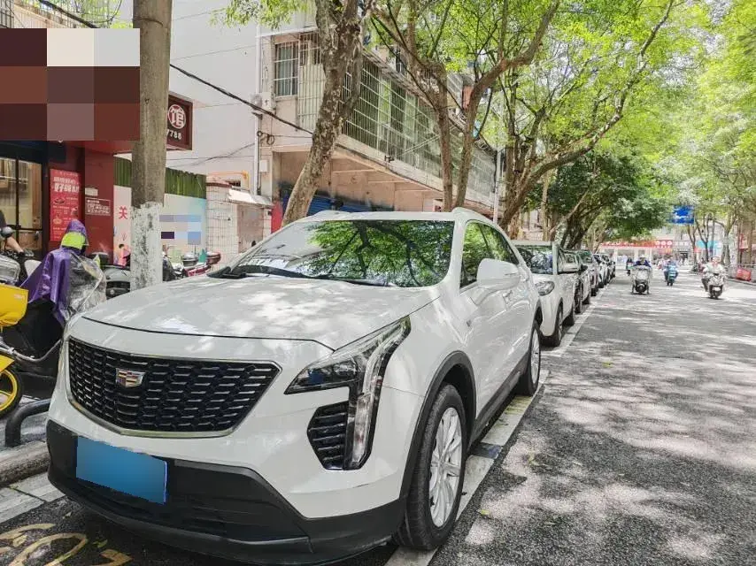 2018 Cadillac XT4 2.0T 241HP L4 9AT