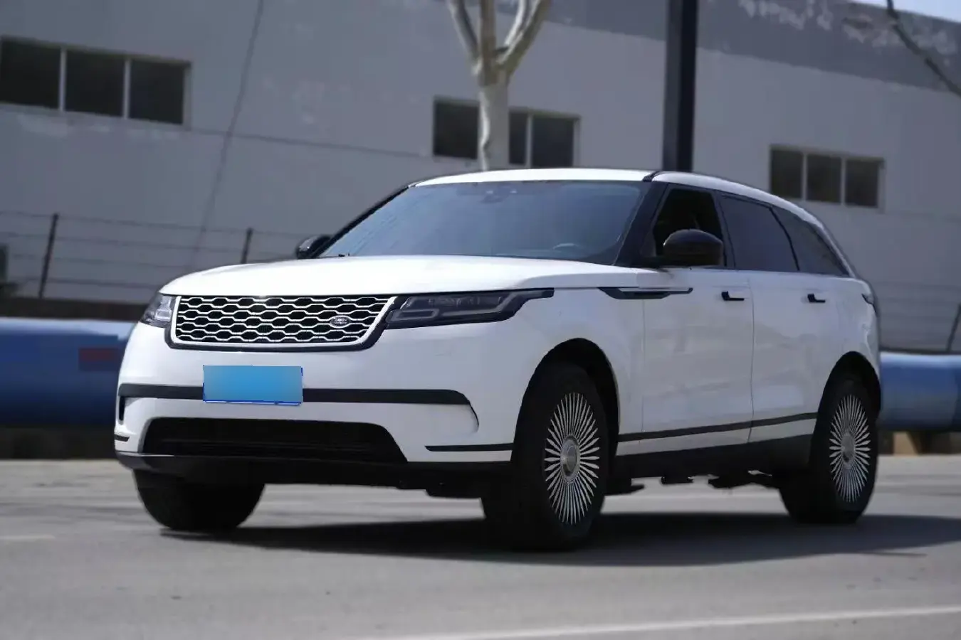 2018 Land Rover Range Rover Velar 2.0T 250HP L4 8AT