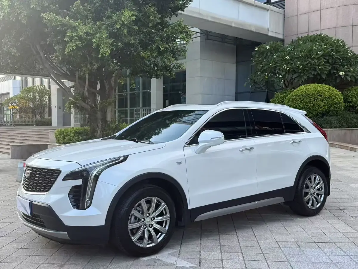 2020 Cadillac XT4 2.0T 241HP L4 9AT