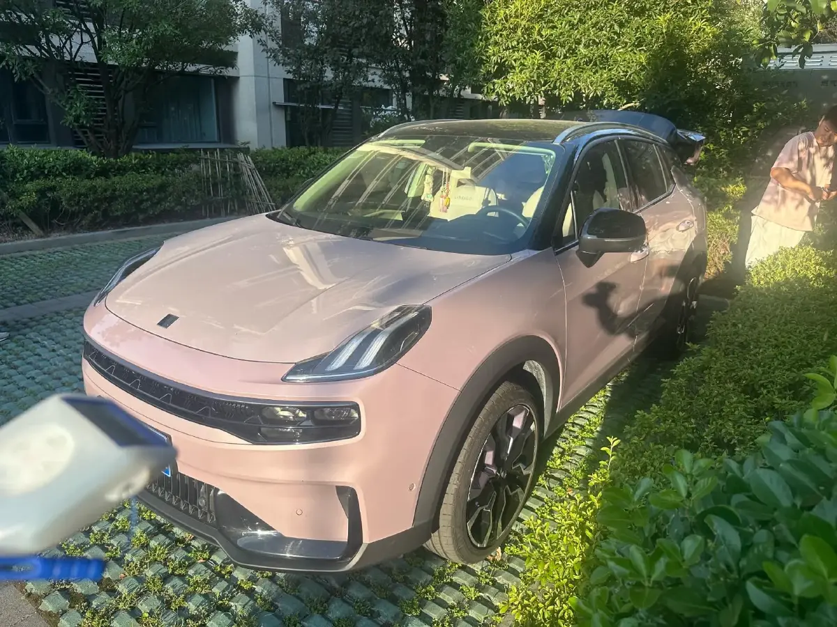 2022 LYNK&CO 06 EM-P 1.5T 177HP L3 7DCT PHEV 15.5KWH