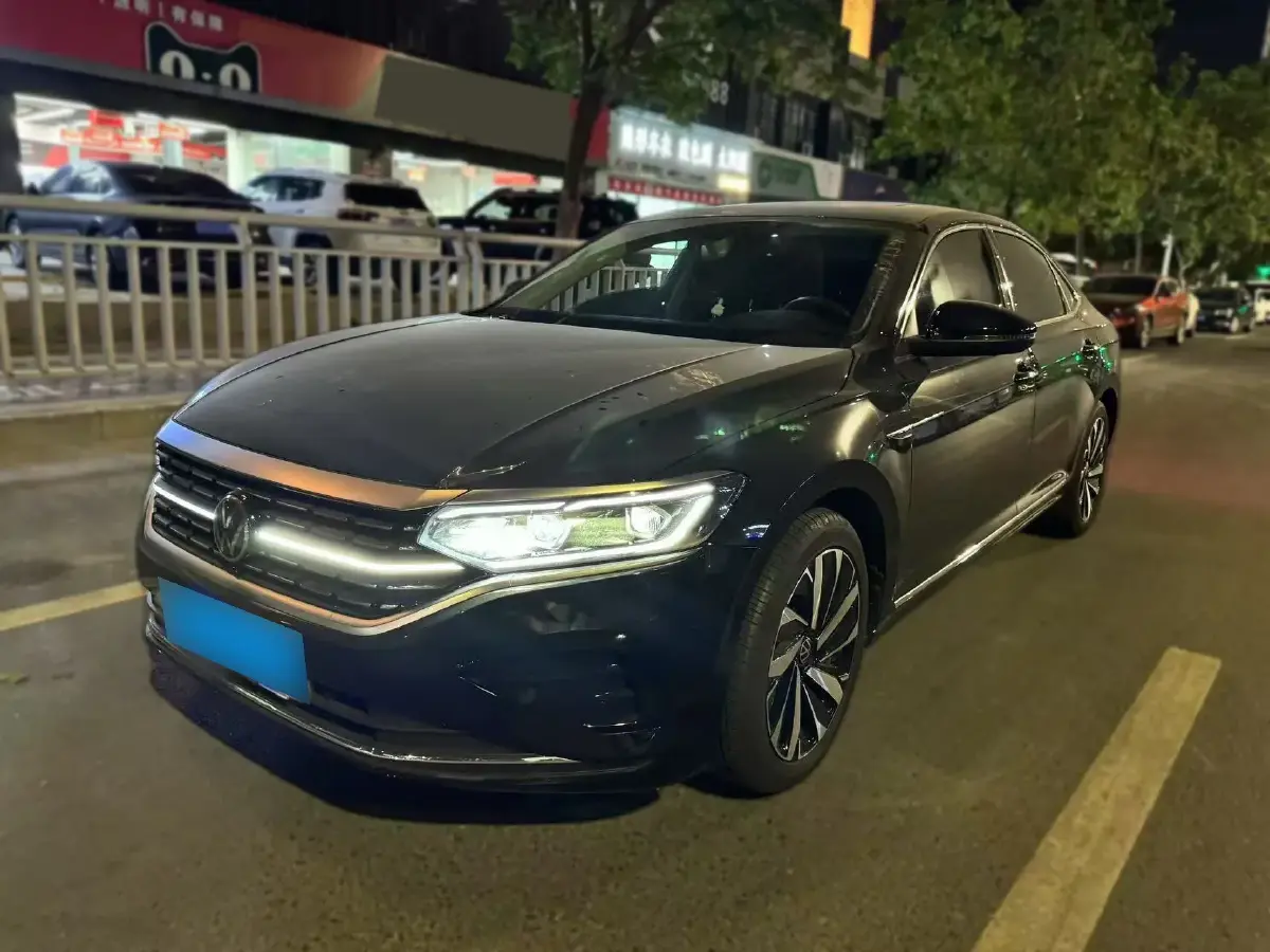 2024 Volkswagen Passat 2.0T 220HP L4 7DCT