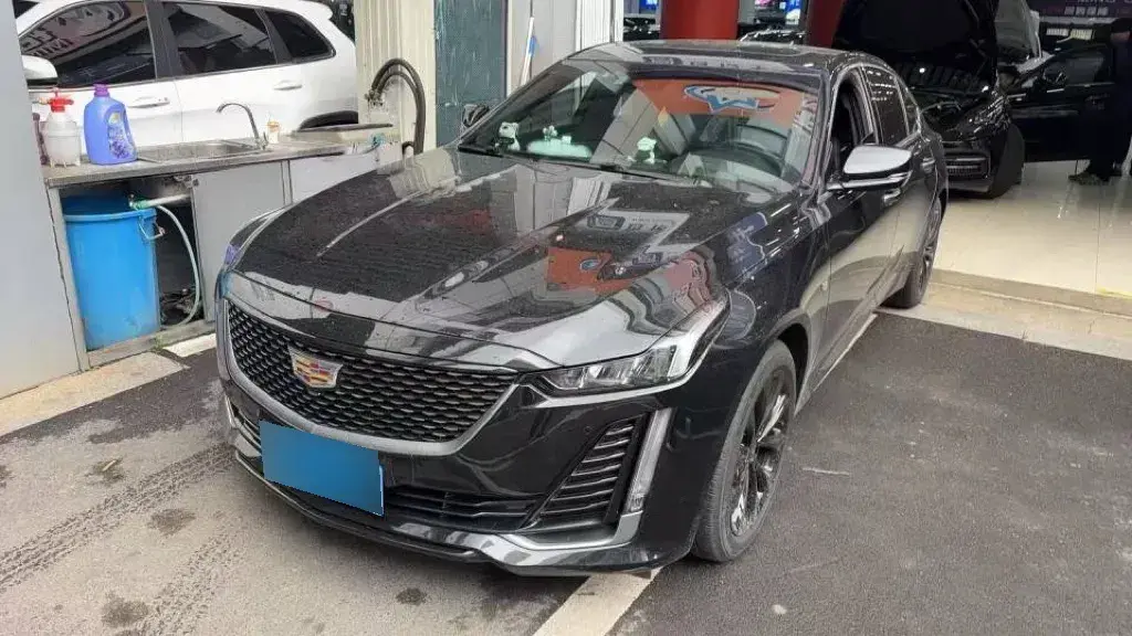 2022 Cadillac CT5 2.0T 237HP L4 10AT