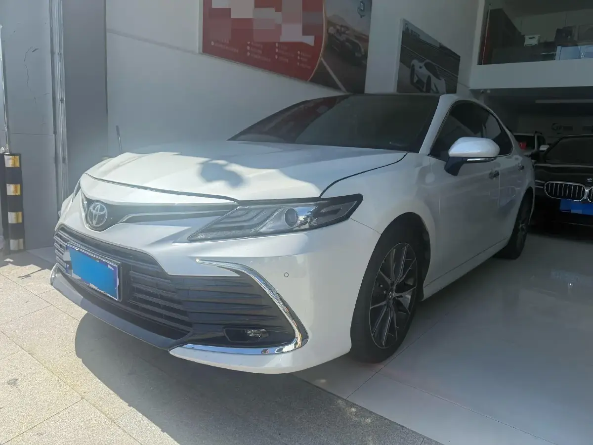 2021 Toyota Camry 2.5L 209HP L4 8AT