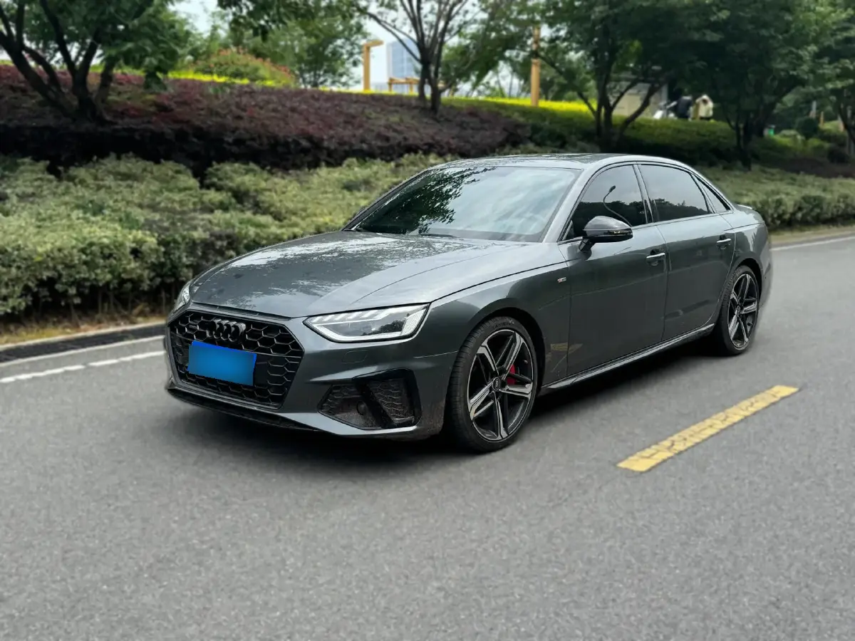 2023 Audi A4L 2.0T 245HP L4 7DCT