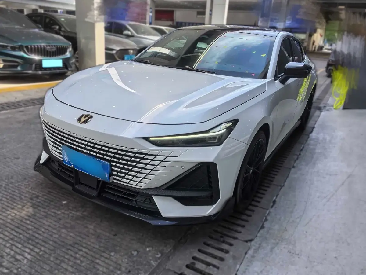 2023 ChangAn UNI-V 1.5T 188HP L4 7DCT