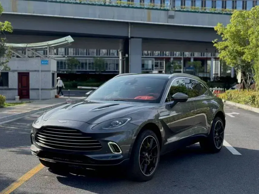 2021 Aston Martin DBX 4.0T 550HP V8 9AT