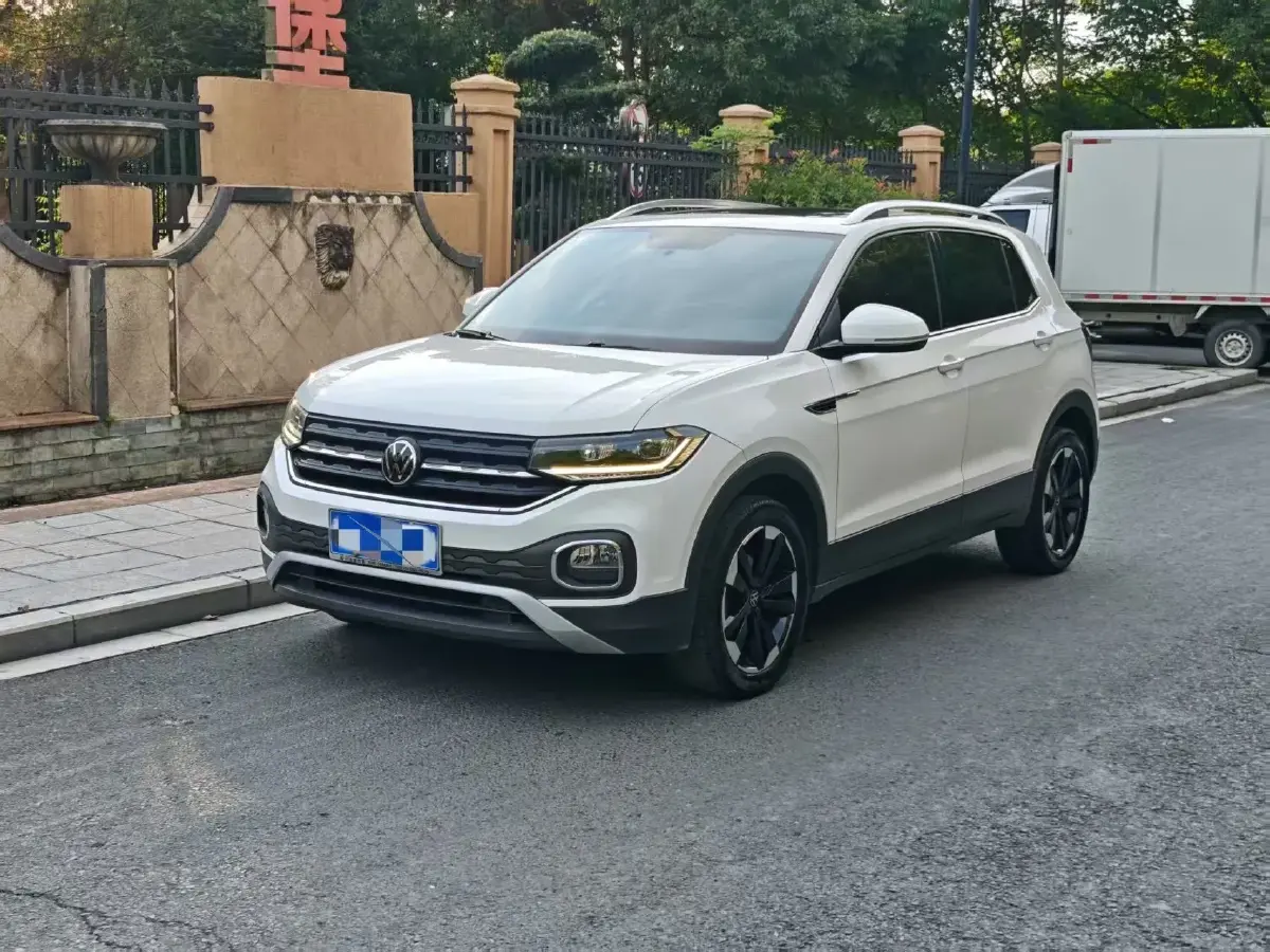 2021 Volkswagen Tacqua 1.2T 116HP L4 7DCT