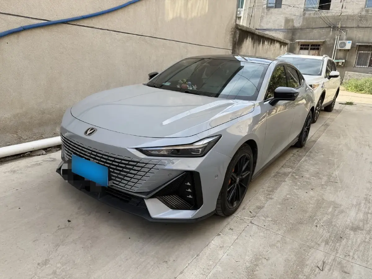 2022 ChangAn UNI-V 1.5T 188HP L4 7DCT