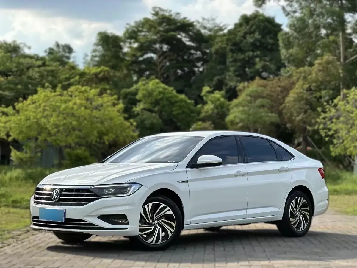 2022 Volkswagen Sagitar 1.4T 150HP L4 7DCT