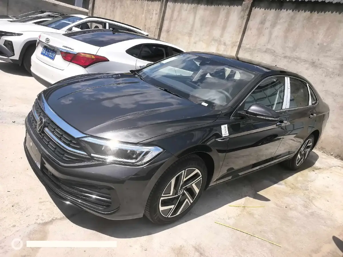 2025 Volkswagen Sagitar 1.5T 160HP L4 7DCT