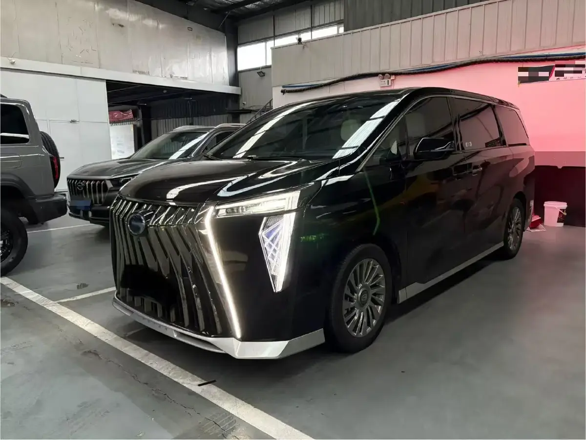 2023 GAC Trumpchi M8 2.0T 190HP L4 E-CVT Hybrid