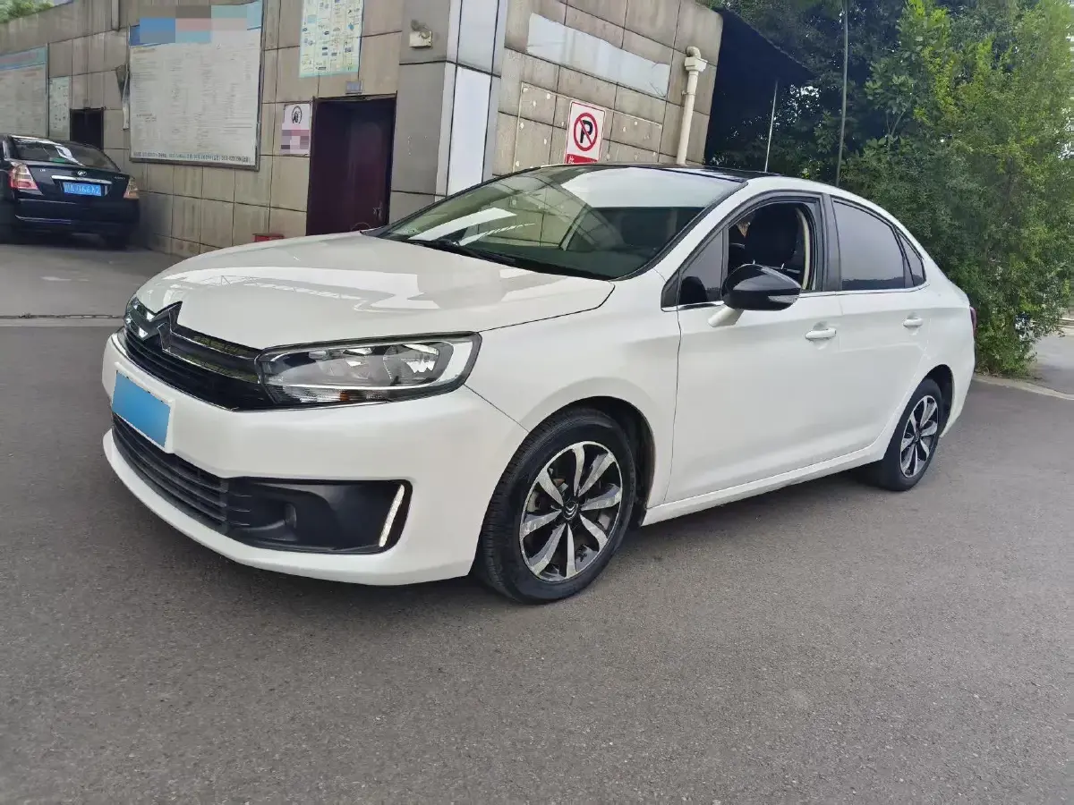 2018 Citroen C4 C-Quatre 1.6L 117HP L4 5MT