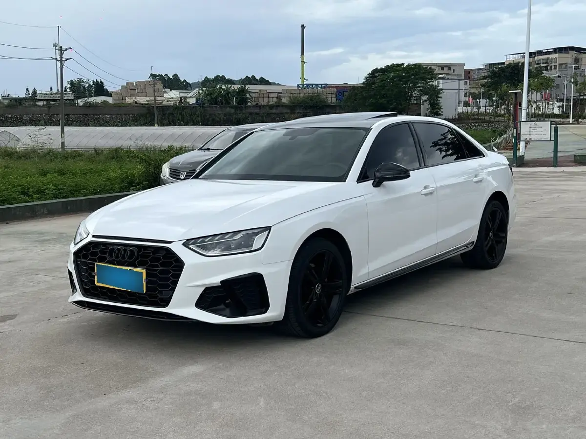 2022 Audi A4L 2.0T 190HP L4 7DCT