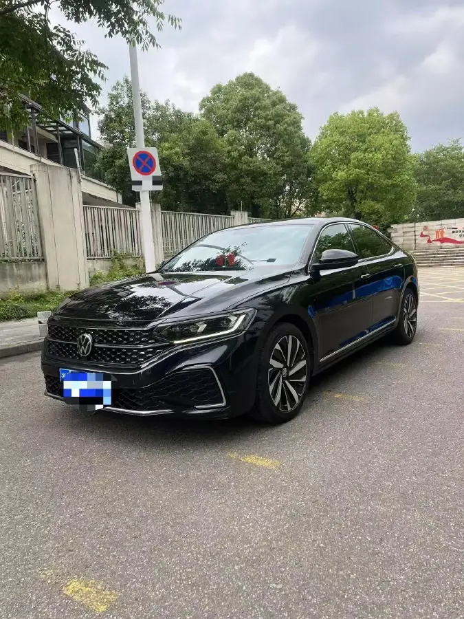 2022 Volkswagen Passat 2.0T 186HP L4 7DCT