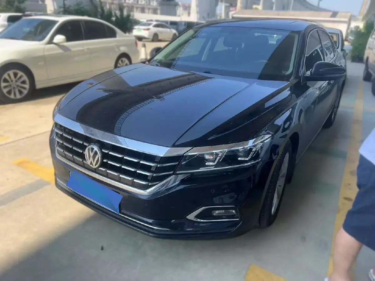 2019 Volkswagen Passat 2.0T 186HP L4 7DCT
