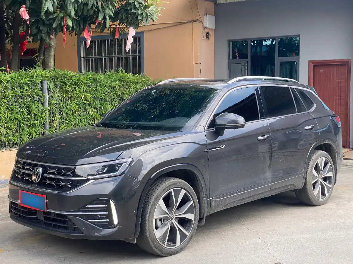 2024 Volkswagen Tayron 2.0T 220HP L4 7DCT