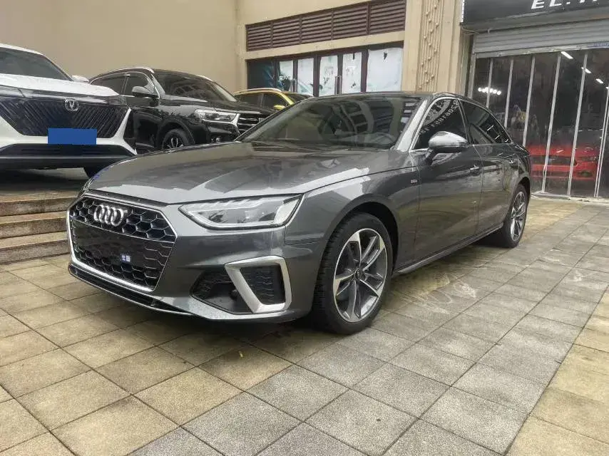 2022 Audi A4L 2.0T 190HP L4 7DCT