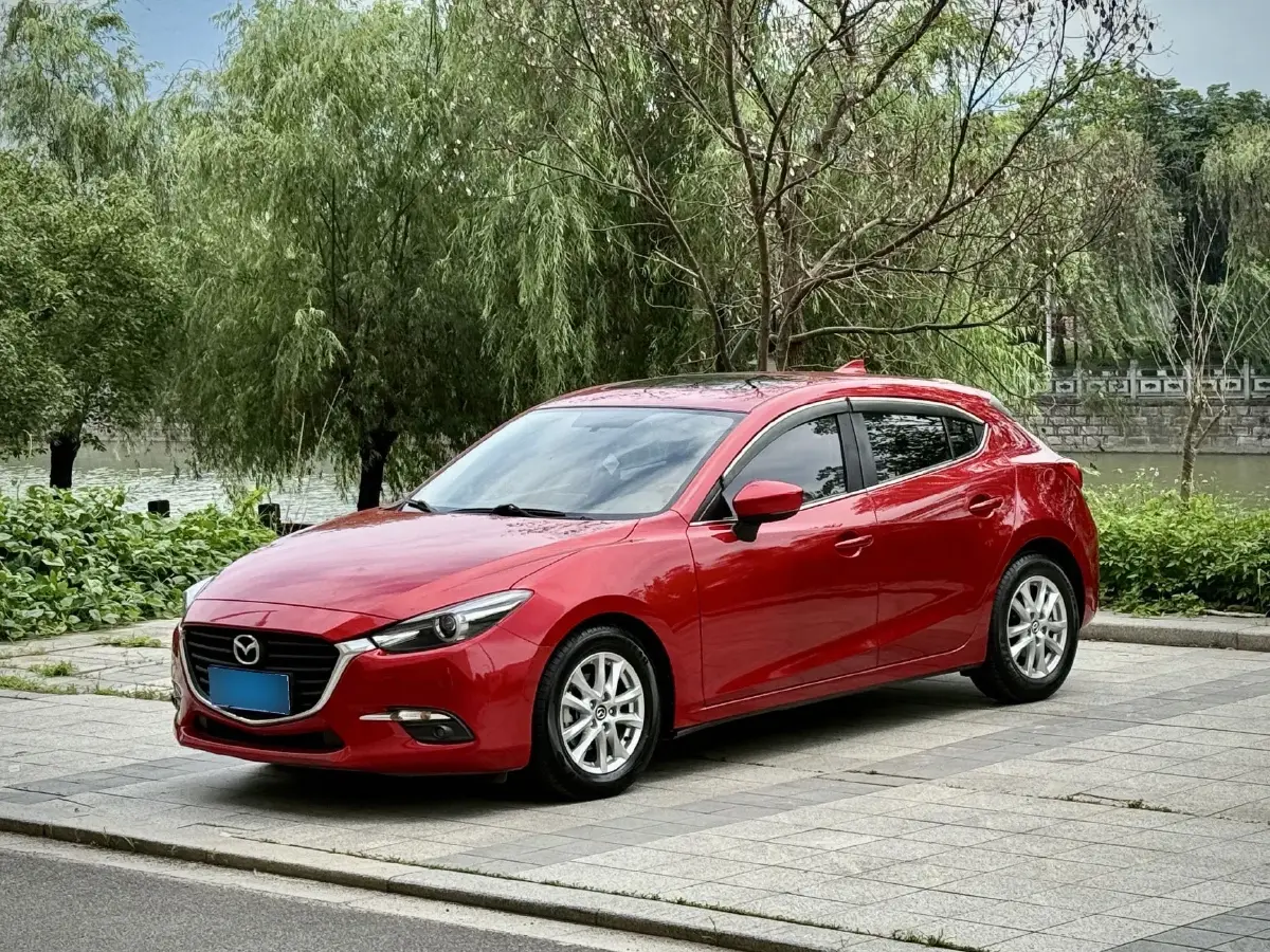 2017 Mazda 3 Axela 1.5L 117HP L4 6AT