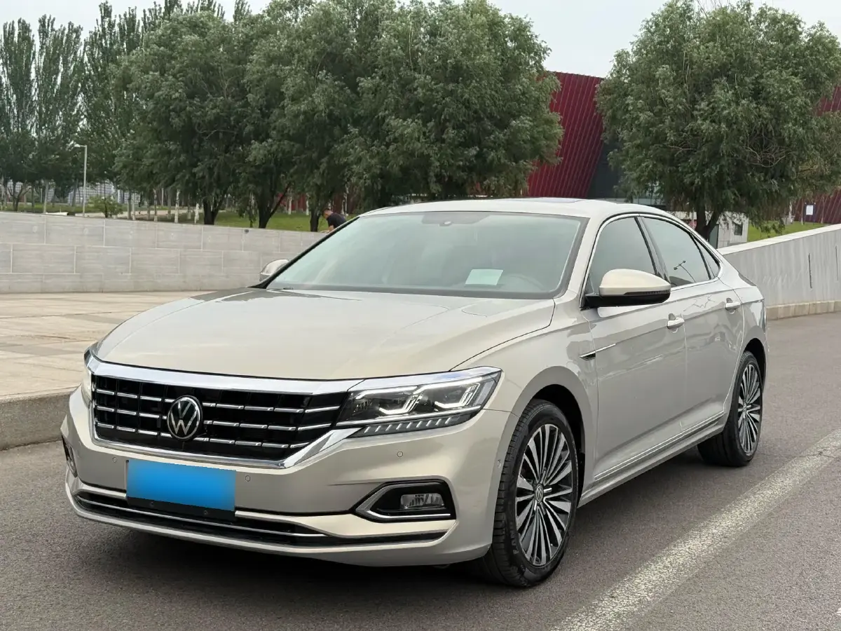 2019 Volkswagen Passat 2.0T 186HP L4 7DCT