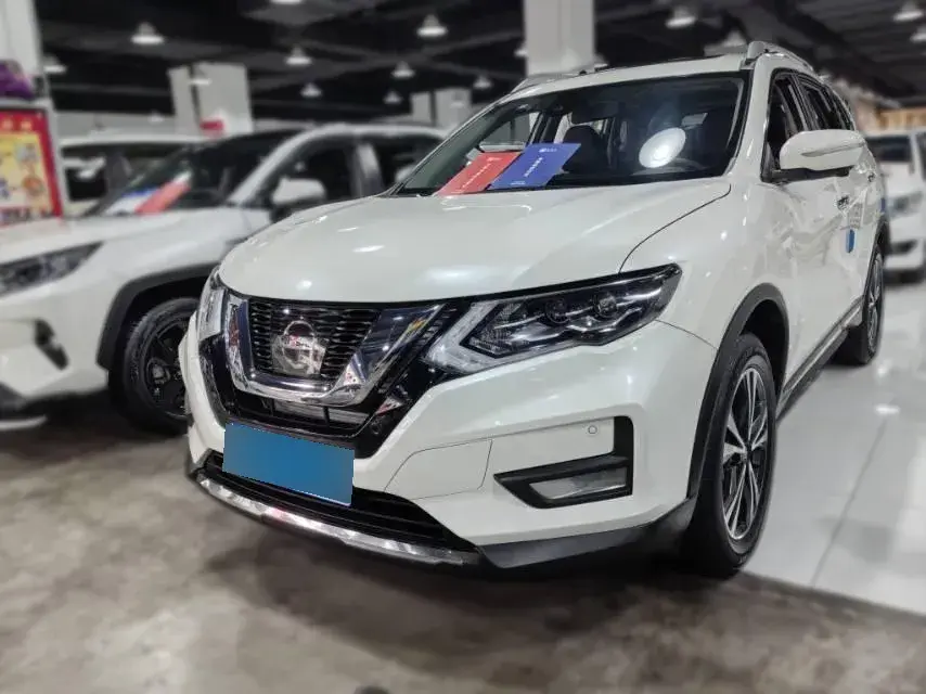 2021 Nissan X-Trail 2.5L 181HP L4 CVT
