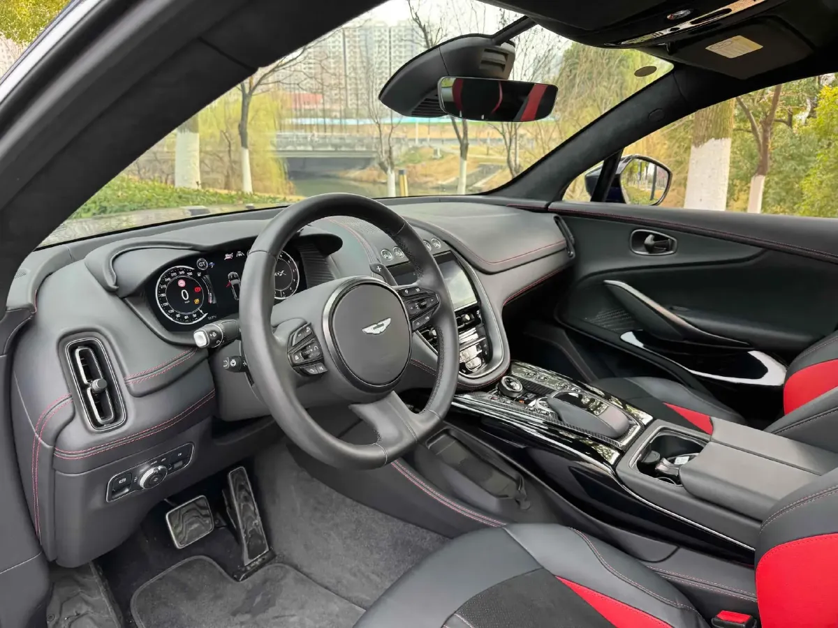 2023 Aston Martin DBX 4.0T 707HP V8 9AT,autocango,china used car exporter,china ev exporter,chinese used car exporter,chinese used ev exporter