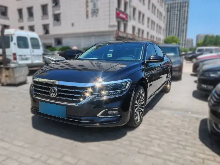 2019 Volkswagen Passat 2.0T 220HP L4 7DCT