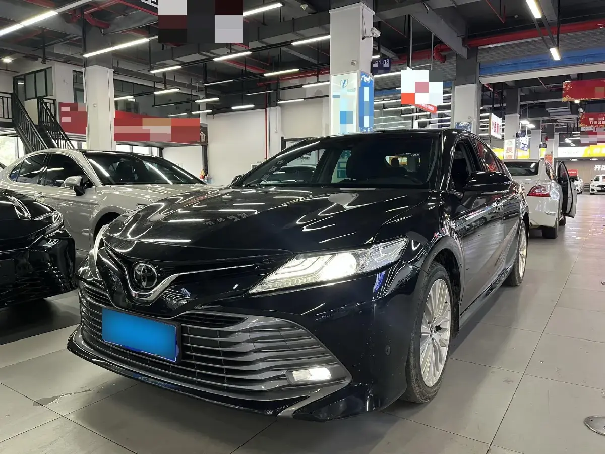 2019 Toyota Camry 2.5L 209HP L4 8AT