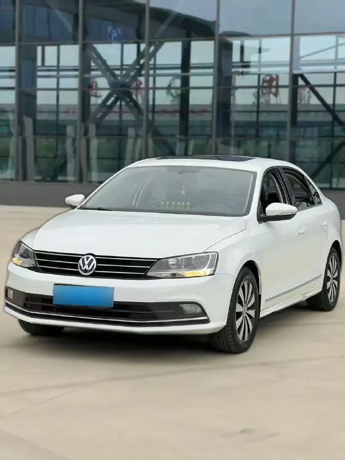 2018 Volkswagen Sagitar 1.4T 150HP L4 7DCT