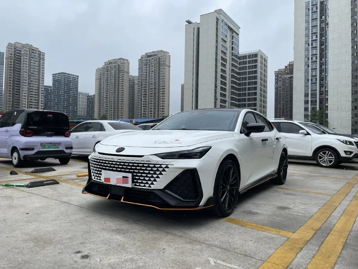 2024 ChangAn UNI-V 2.0T 233HP L4 8AT