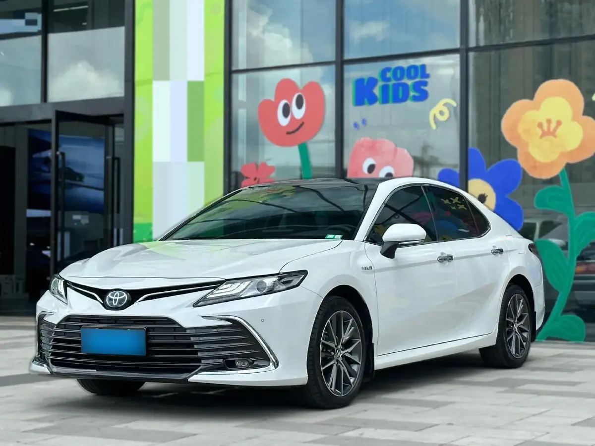 2021 Toyota Camry 2.5L 178HP L4 E-CVT Hybrid