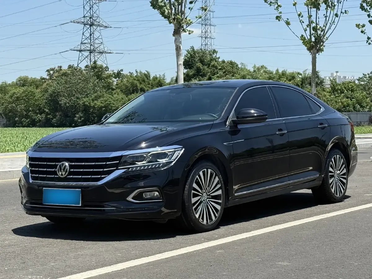 2019 Volkswagen Passat 2.0T 186HP L4 7DCT