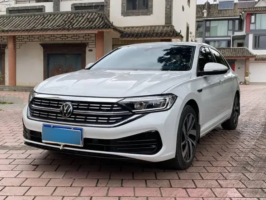 2023 Volkswagen Sagitar 1.5T 160HP L4 7DCT