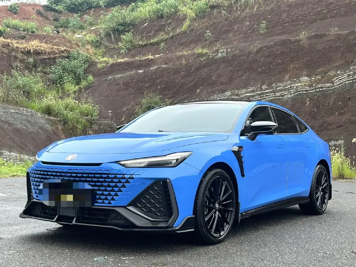 2022 ChangAn UNI-V 2.0T 233HP L4 8AT