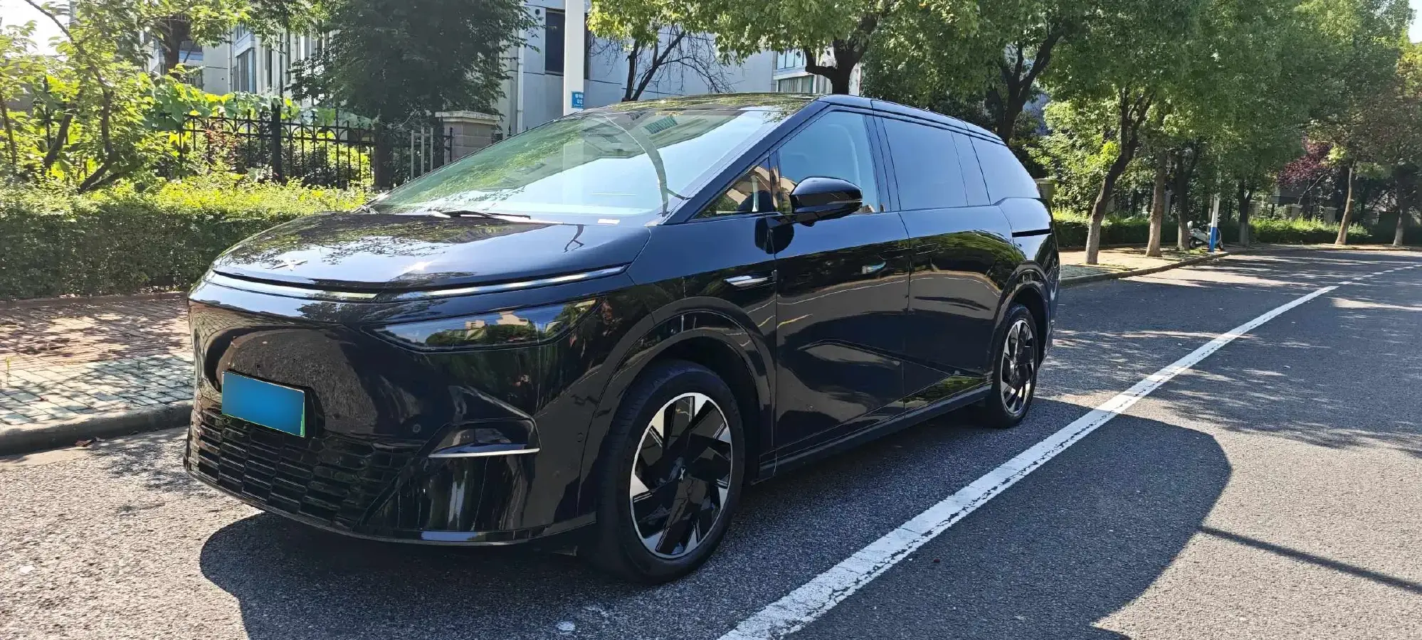 2024 Xpeng X9 BEV 101.5KWH