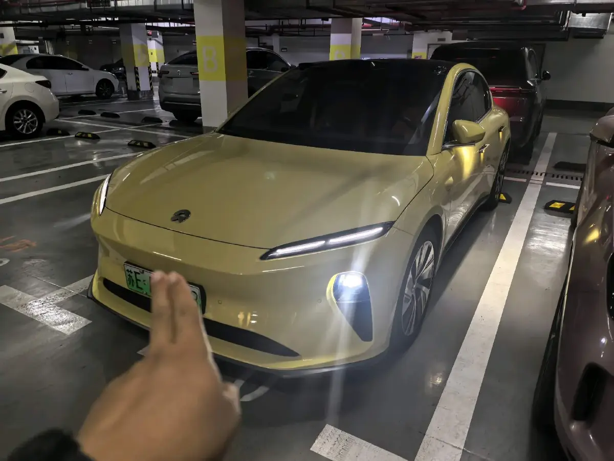 2022 NIO ET5 BEV 75KWH