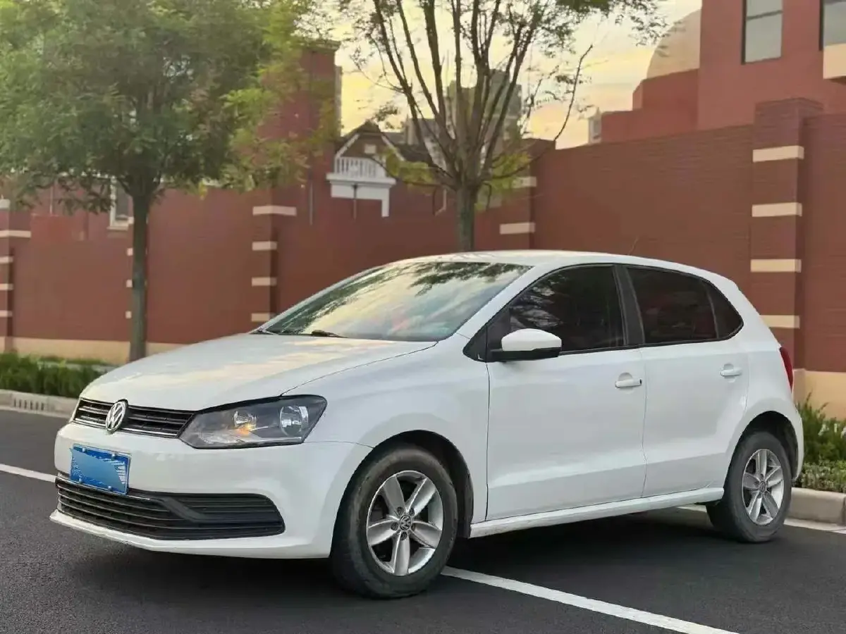 2016 Volkswagen Polo 1.4L 90HP L4 6AT