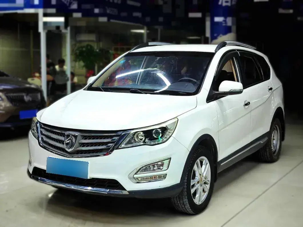 2016 BaoJun 560 1.8L 137HP L4 5AMT