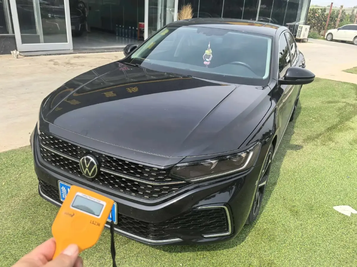 2023 Volkswagen Passat 2.0T 186HP L4 7DCT