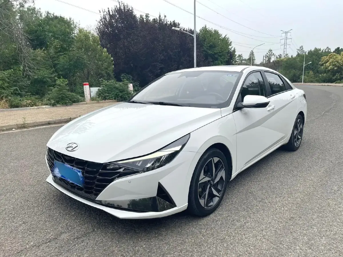 2022 Hyundai Elantra 1.5L 115HP L4 CVT