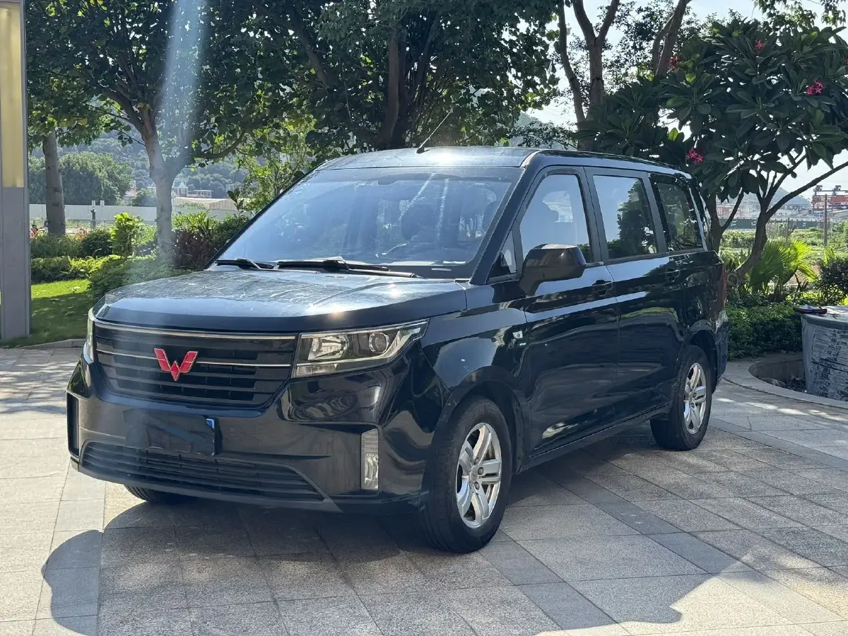 2019 WuLing HongGuang Plus 1.5T 147HP L4 6MT