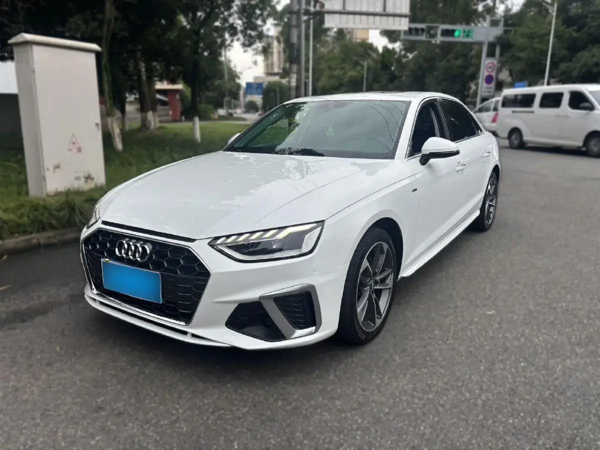 2020 Audi A4L 2.0T 150HP L4 7DCT