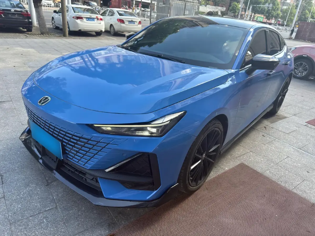 2022 ChangAn UNI-V 1.5T 188HP L4 7DCT