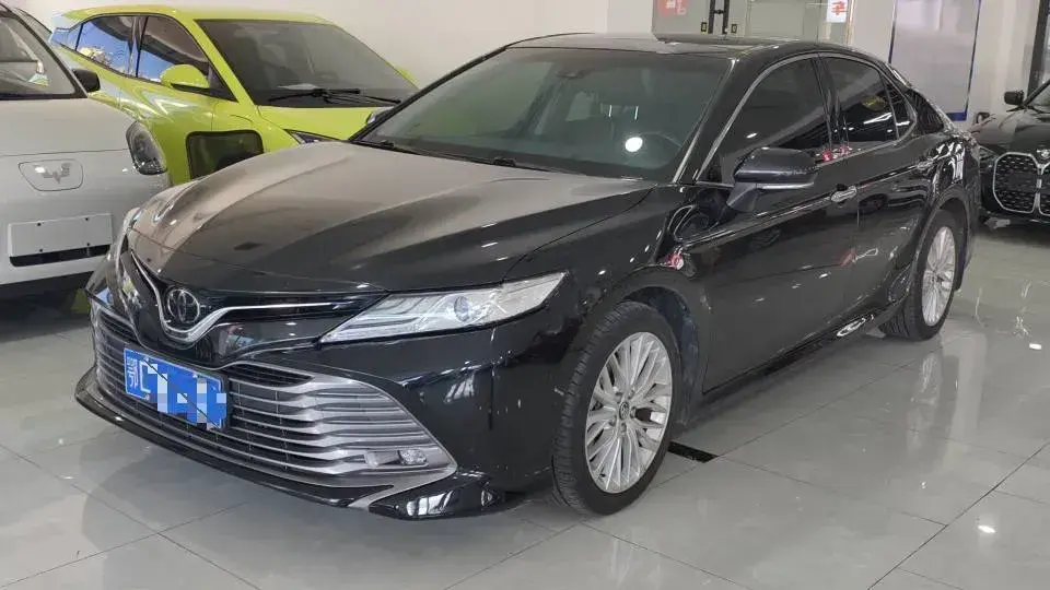 2019 Toyota Camry 2.5L 209HP L4 8AT