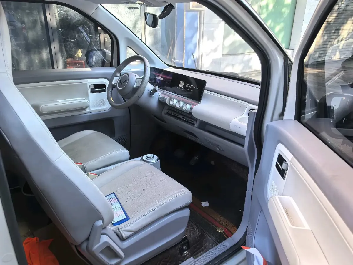 2023 WuLing Air ev BEV 28.4KWH,autocango,china used car exporter,china ev exporter,chinese used car exporter,chinese used ev exporter