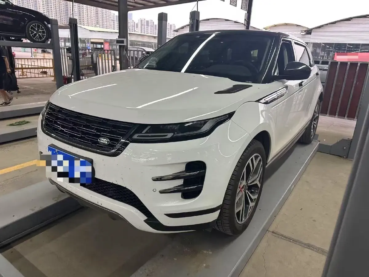 2024 Land Rover Range Rover Evoque 2.0T 249HP L4 9AT