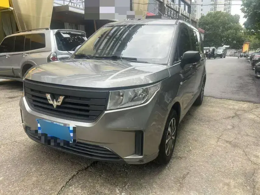 2021 WuLing HongGuang Plus 1.5T 147HP L4 6MT